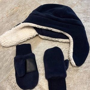 Like New Never Worn GAP Fleece Trapper Hat & Gloves